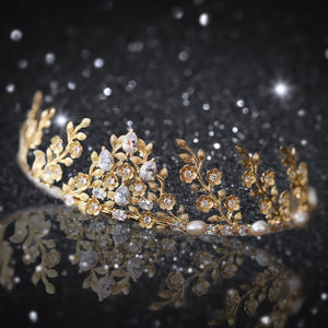 Bridal Gold Crown - Handcrafted Leaf & Zircon Crystal Tiara, Perfect for Wedding, Cosplay, Christmas, and New Year Events - Venuston
